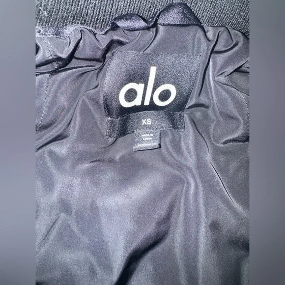 Cropped G.O.A.T Jacket size XS - Picture 5 of 6